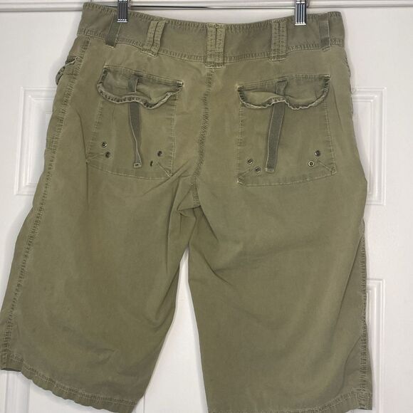 Old Navy Faded Green Bermuda Cargo Shorts Size 12 - Picture 6 of 9